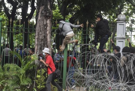 Ngeri, Banyak Demonstran Omnibus Law Positif Covid-19 - GenPI.co