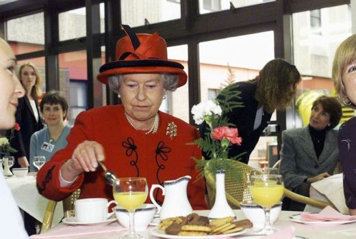 Ratu Elizabeth Suka Makan Apa Sih? Mantan Kokinya Beri Bocoran - GenPI.co