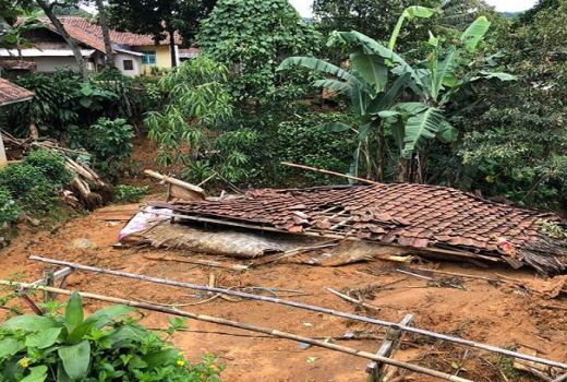 Korban Banjir dan Tanah Longsor di Bogor Butuh Sembako - GenPI.co