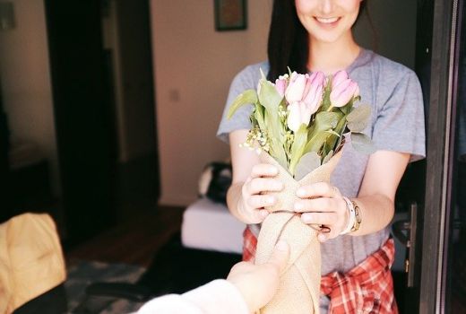 Meski Pendiam, 3 Golongan Darah ini Ternyata Sangat Romantis - GenPI.co