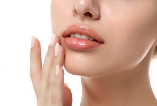 Tak Asal, Begini Lip Scrub yang Benar Agar Bibir Terhidrasi - GenPI.co