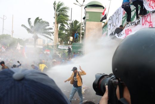 Survei Indikator Politik: Demonstrasi di Era Jokowi Makin Sulit - GenPI.co