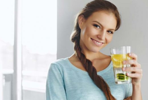 Sekarang Adalah Waktu Paling Pas Minum Air Lemon, ini Sebabnya - GenPI.co