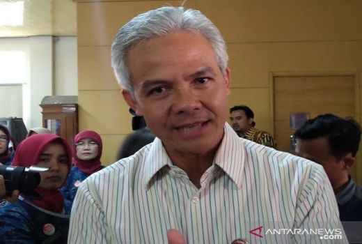 Ganjar: Kalau Honorer Dihapus, Nggak Ada Guru di Sekolahan - GenPI.co
