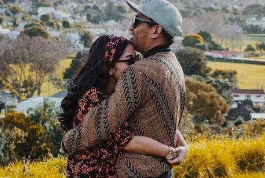 Tengah Baby Bump, Pesona Mutia Istri Glenn Fredly Dipuji Netizen - GenPI.co