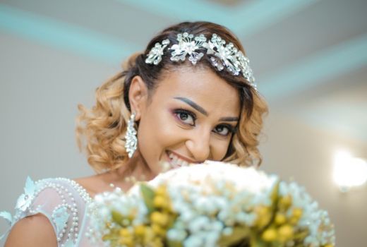 Ladies, Simak 4 Langkah Ini Sebelum Suntik Filler pada Wajah - GenPI.co
