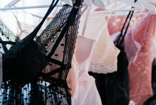 Biar Hohohihi Makin Berkesan, Jangan Salah Pilih Lingerie Ya! - GenPI.co