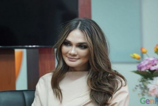 Heboh, Luna Maya Pindah Agama? - GenPI.co