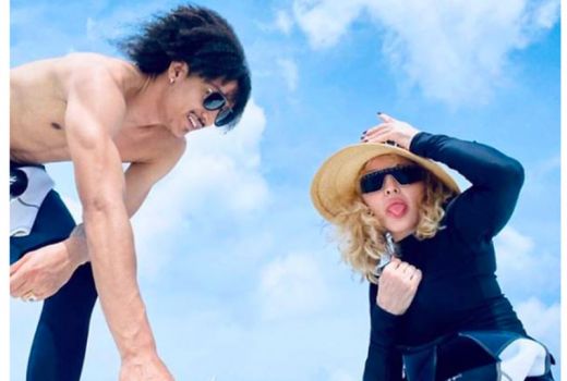 Usia Madonna Sudah 61 Tahun, Pacarnya Baru 25 - GenPI.co