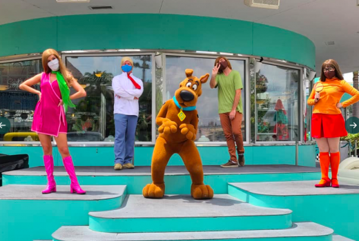 Universal Studio Dibuka, Karakter Animasi Tertib Pakai Masker - GenPI.co