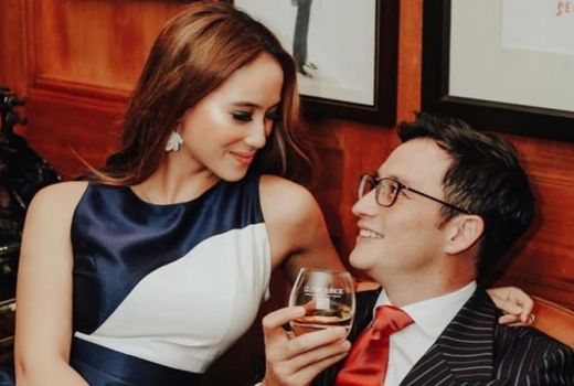 Wow! Tunangan Mike Lewis Ternyata Pakar Wine - GenPI.co