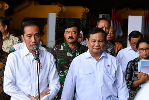 Prabowo Subianto Tampak Sedih di Samping Jokowi - GenPI.co