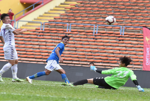 Hujan dan Petir, Laga Persib VS Hanoi FC Dihentikan - GenPI.co