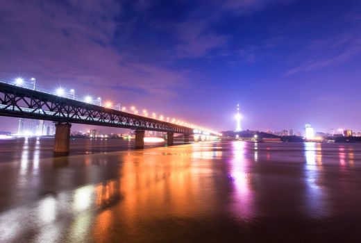Corona Sirna, Warga Wuhan Malam Mingguan Sambil Dansa - GenPI.co
