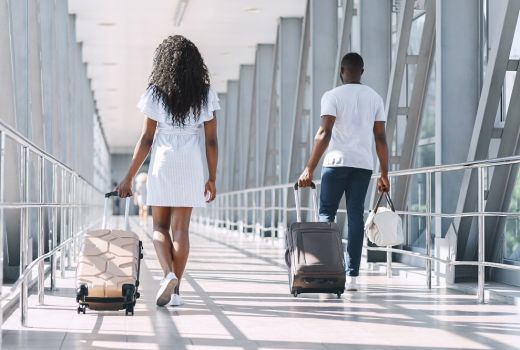 Cinta Mereka Kandas di Terminal Bandara - GenPI.co