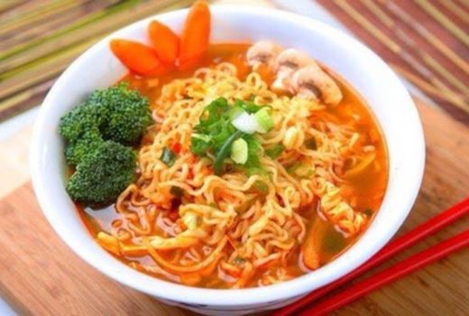 Resep Sederhana Mi Rebus Mantul, Siap Sajikan Saat Sedang Hujan - GenPI.co