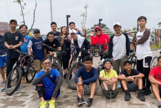 Cantik dan Segar, Ayu Ting Ting Suka Hobi Olahraga - GenPI.co