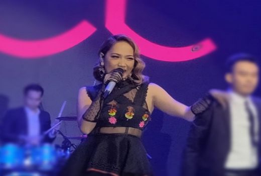 Suami Baru Meninggal, BCL Batalkan Konser - GenPI.co