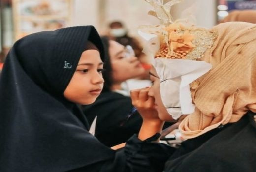 Hebat! Bocah 9 Tahun Jago Banget Makeup - GenPI.co
