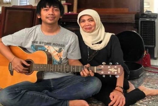 Yanti Wafat, Rian D’Masiv Janji Jaga Gitar Kesayangan Chrisye - GenPI.co