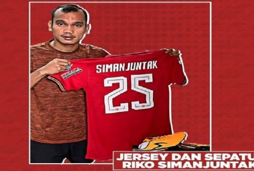 Donasi untuk Lawan Corona, Persija Lelang Jersey Riko Simanjuntak - GenPI.co