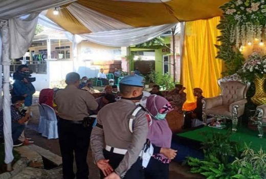 Polisi Bubarkan Pesta Pernikahan Warga Karena Wabah Corona - GenPI.co