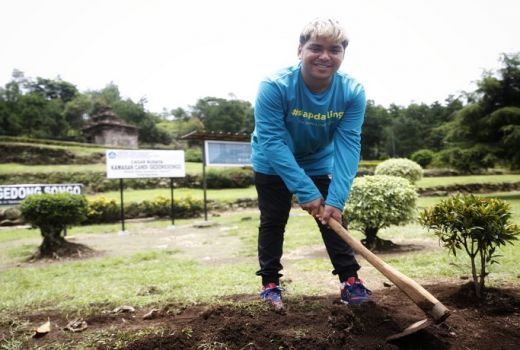 Abdul Idol Senang Bisa Tanam Pohon di Candi Gedong Songo - GenPI.co