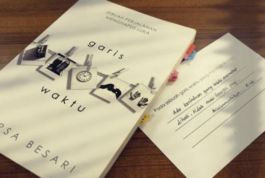 Garis Waktu, Mendamaikan Luka Cinta Menganga Lewat Kata Mutiara - GenPI.co
