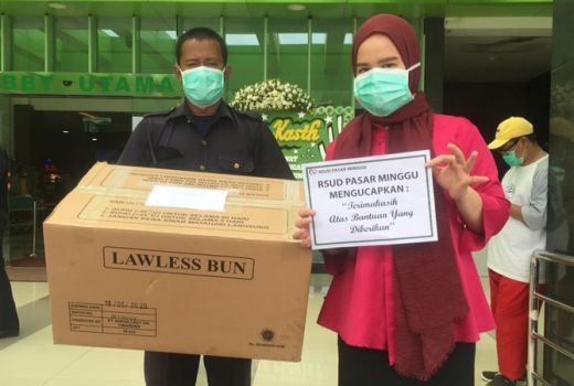 Top! Gofar Hilman Bagikan Burger Gratis Buat Petugas Medis Corona - GenPI.co