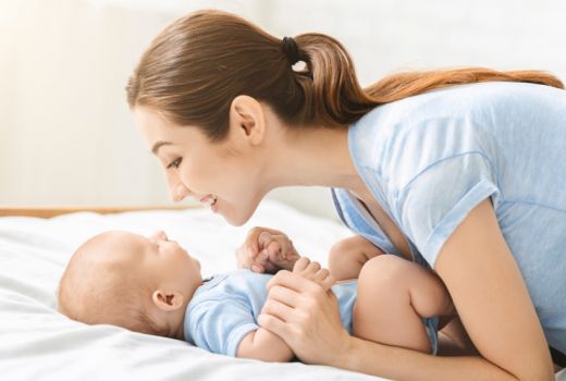 Inspirasi Nama Bayi Perempuan Awalan E, Artinya Cantik Banget - GenPI.co