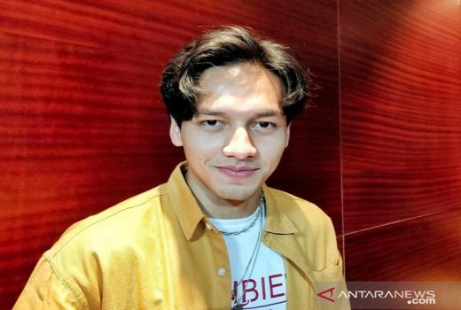 Aktor Ganteng Jefri Nichol Parno dengan Virus Corona - GenPI.co