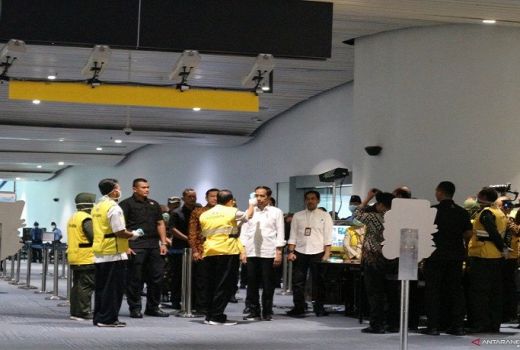 Presiden Jokowi Cek Pintu Kedatangan Luar Negeri Bandara Soetta - GenPI.co