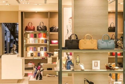 Ciri Khas Wanita Punya Barang Mewah, Siapakah Dia? - GenPI.co