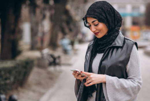 Jangan Salah Pilih, Ini Warna Hijab Buat Kulit Sawo Matang - GenPI.co