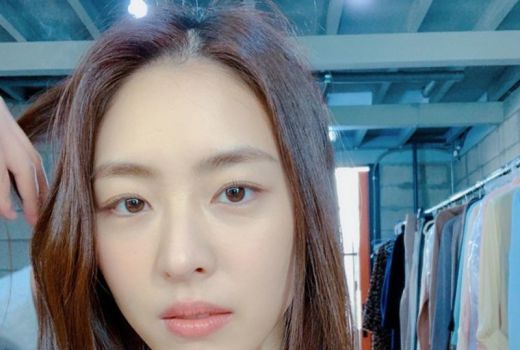 Lee Yeon Hee Segera Menikah, Jomlo Siap-Siap Patah Hati - GenPI.co