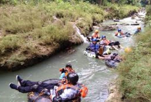 Desa Guwoterus, Destinasi Offroad dan Gua Indah di Tuban - GenPI.co