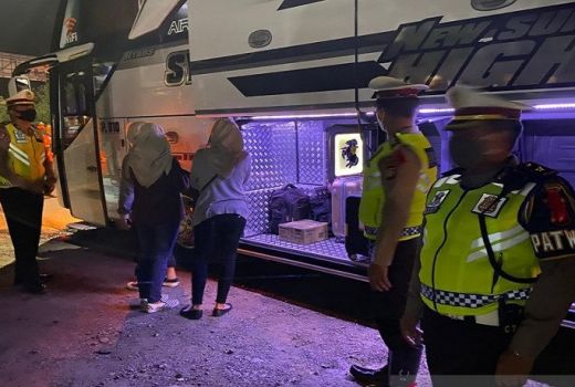 Demi Pulang Kampung, Pemudik Nekat Sembunyi di Toilet Bus - GenPI.co