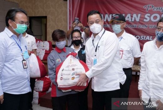 Mensos Juliari Tegas, Korban PHK dan Warga Telantar Dapat Bansos - GenPI.co