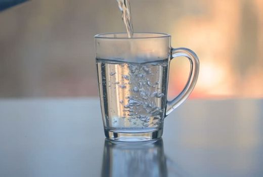 Simak! Anjuran Minum Air Putih yang Tepat Saat Puasa - GenPI.co