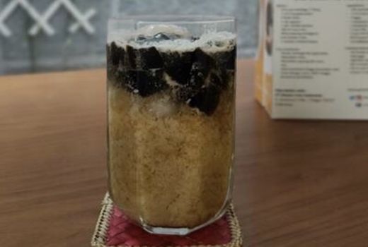 Es Cincau Hitam Segar, Pas Banget Buat Berbuka Puasa - GenPI.co