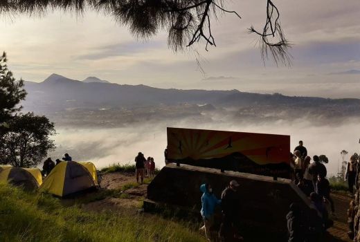 4 Tempat Camping Favorit di Bandung yang Wajib Dikunjungi - GenPI.co