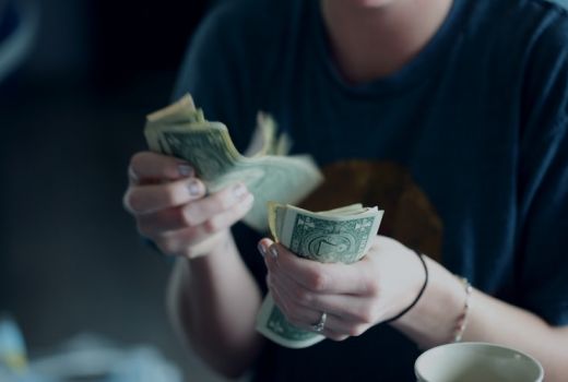 Begini Caranya Agar Cancer, Leo, Virgo Bisa Menabung - GenPI.co