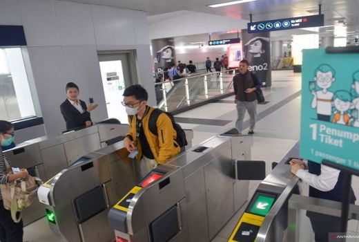 Penumpang yang Tidak Pakai Masker Dilarang Naik MRT dan LRT - GenPI.co