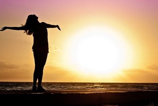 Kebiasaan Wanita saat Cuaca Panas Berdasarkan Golongan Darah - GenPI.co