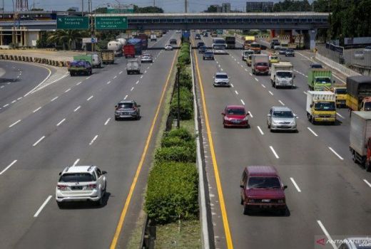 Pengemudi Mobil yang Melanggar PSBB dikeluarkan dari Jalan Tol - GenPI.co