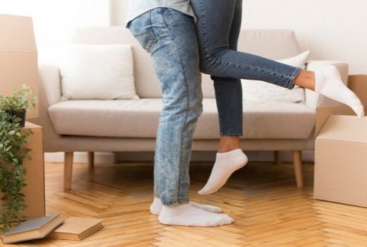 Begini Suami Istri Agar Tetap Akur Selama karantina di Rumah - GenPI.co