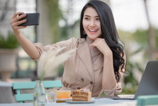 Rindu Berbuka Puasa Bersama? Lakukan Secara Virtual, Nih Tipsnya - GenPI.co