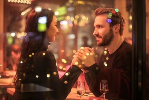 Temukan Jodoh Sesuai Karakter Zodiak di Tinder, Leo Percaya Diri - GenPI.co
