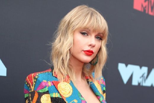 Taylor Swift Kecam Tindakan Brutal Presiden Donald Trump - GenPI.co