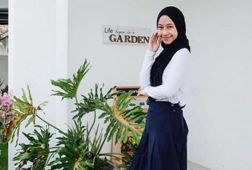 Secantik Ibunya, Putri Umi Pipik Bikin Warganet Pangling - GenPI.co